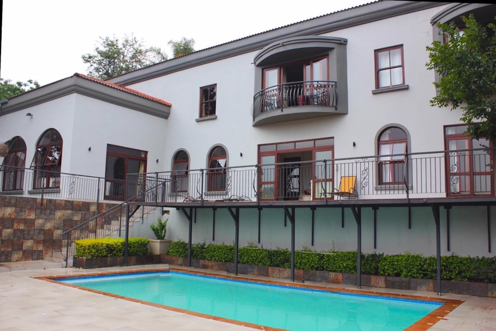 Security complex home for sale in Waterkloof Ridge - PT1663317 Security complex home for sale in Waterkloof Ridge - PT1663317