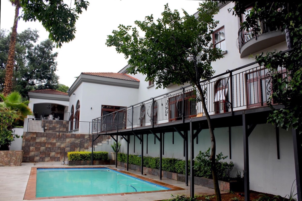 Security complex home for sale in Waterkloof Ridge - PT1663317 Security complex home for sale in Waterkloof Ridge - PT1663317