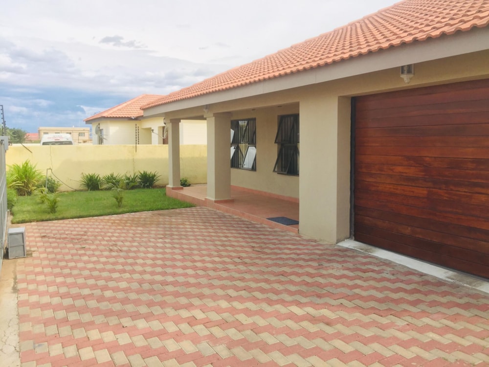 House let in Block 10, Botswana - 3BO1694849