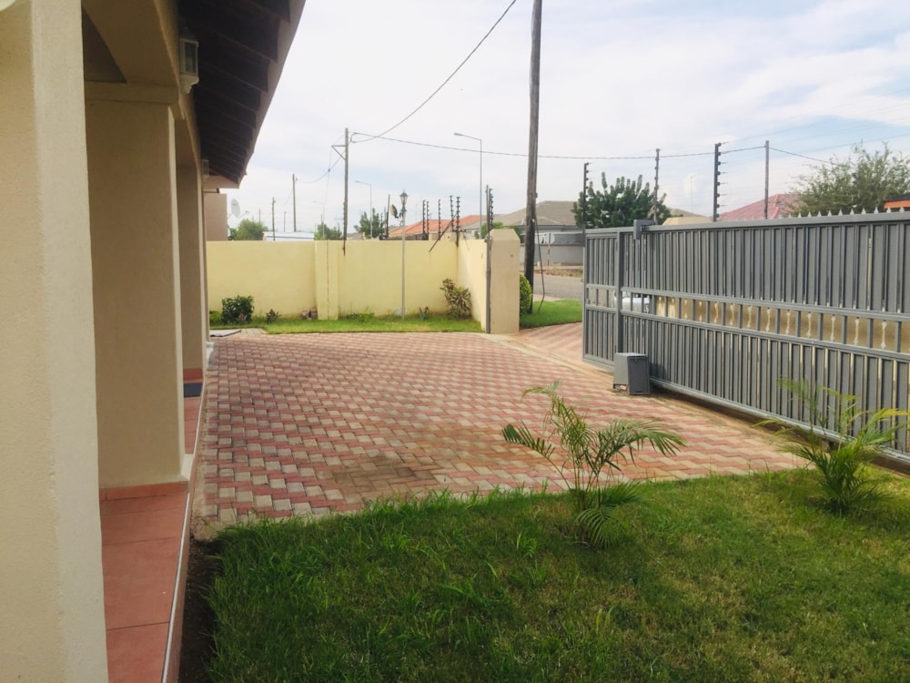 House let in Block 10, Botswana - 3BO1694849