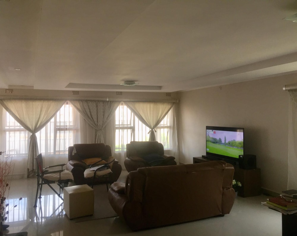 House let in Block 10, Botswana - 3BO1694849