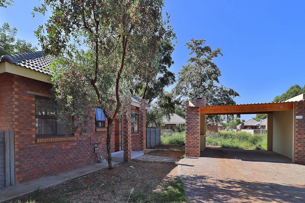 Single-storey house for sale in Ellisras (Lephalale) - 1ER1472765