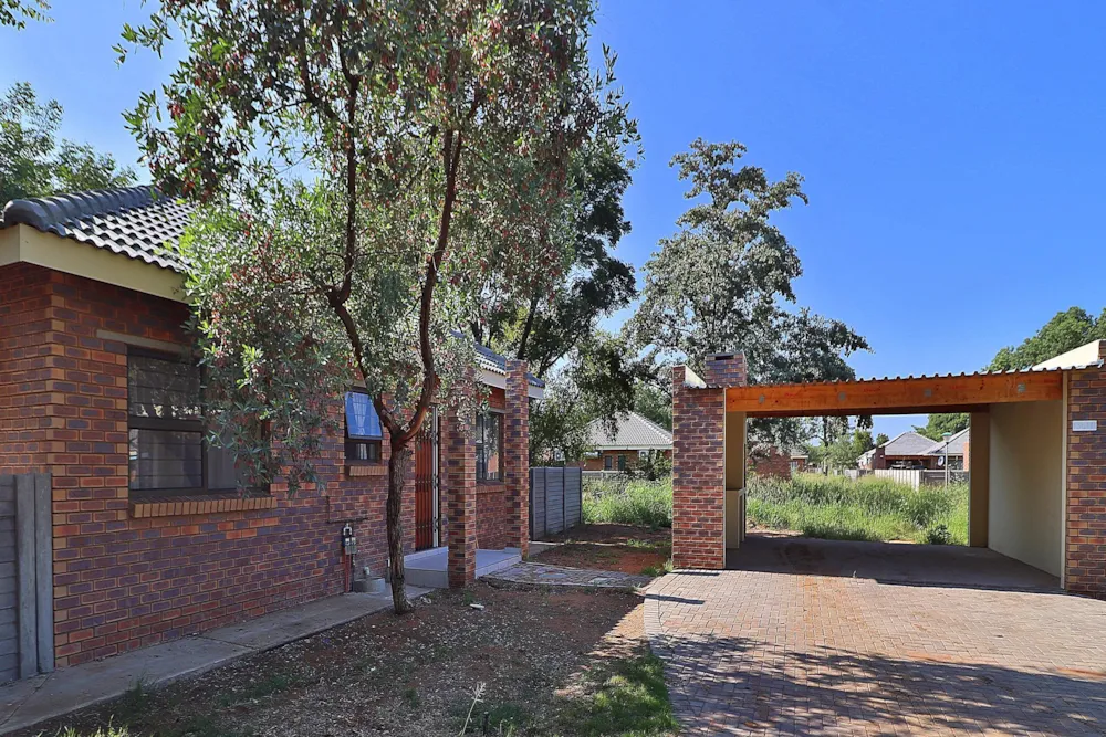 Single-storey house for sale in Ellisras (Lephalale) - 1ER1472765 Single-storey house for sale in Ellisras (Lephalale) - 1ER1472765