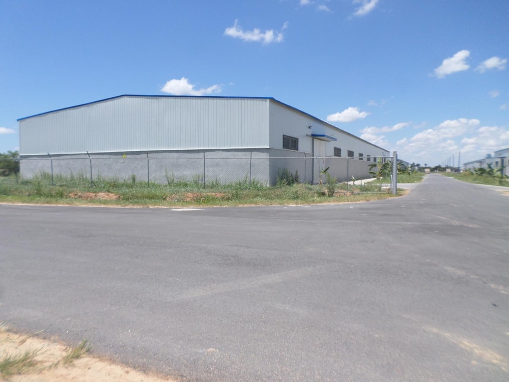 Commercial industrial property to rent in Meanwood, Zambia - 3ZA1473079 Commercial industrial property to rent in Meanwood, Zambia - 3ZA1473079