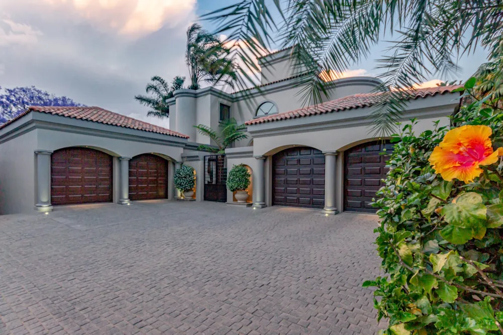 Cluster for sale in Bedfordview - 1JE1469816 Cluster for sale in Bedfordview - 1JE1469816