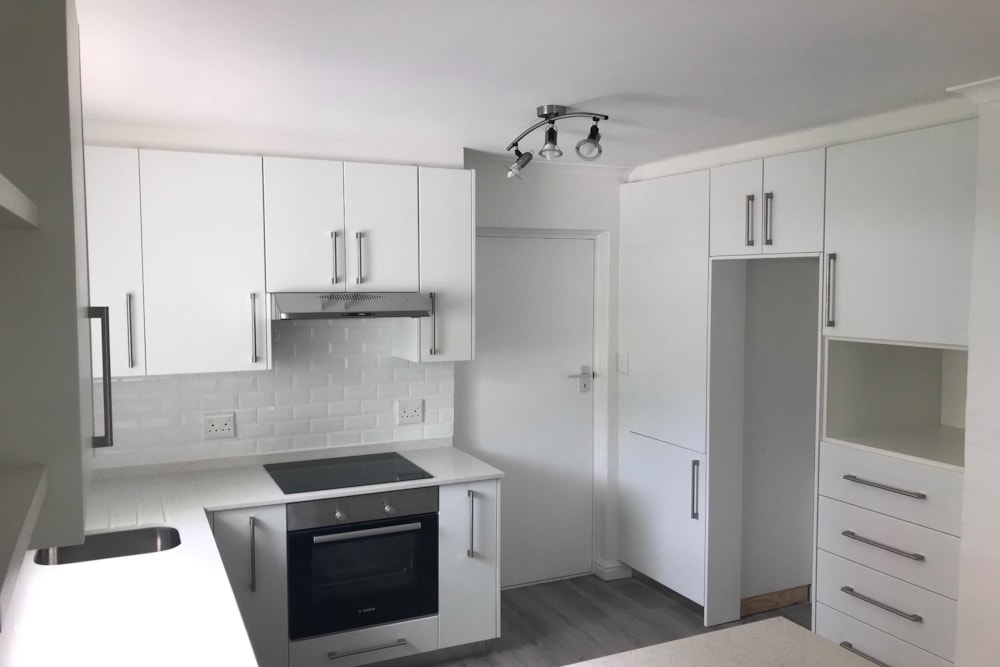 Apartment to rent in Rondebosch - RBL1717886 Apartment to rent in Rondebosch - RBL1717886