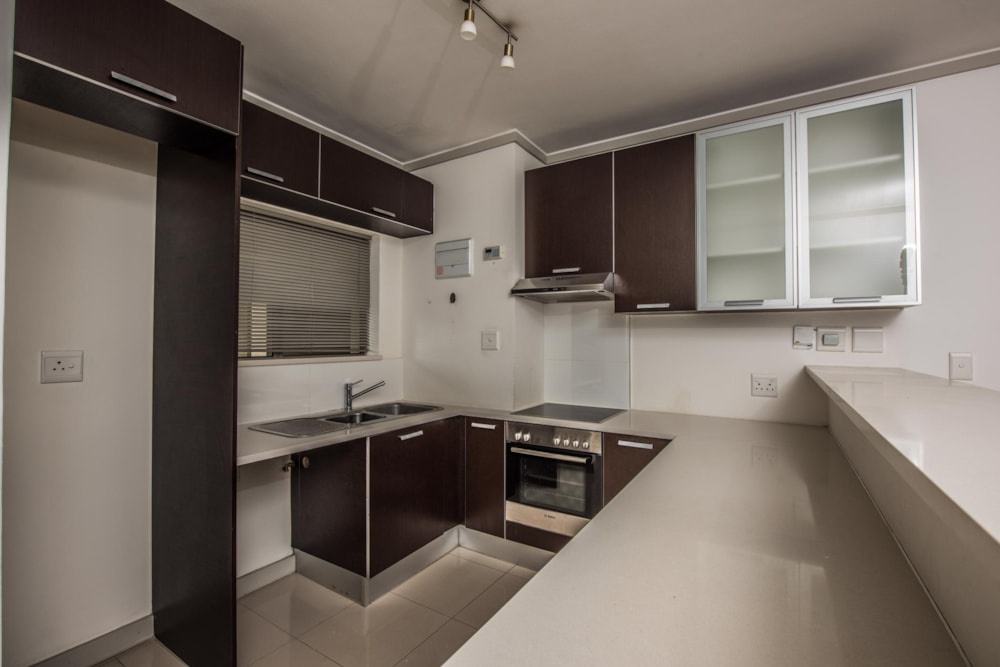 Apartment sold in Claremont, Cape Town - KW1688402 Apartment sold in Claremont, Cape Town - KW1688402