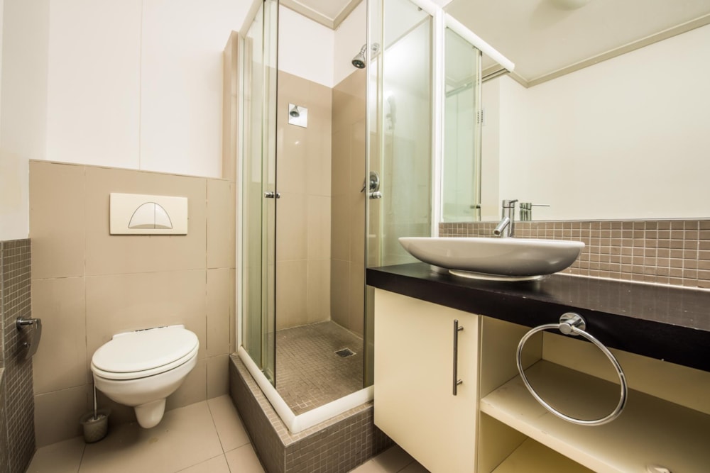 Apartment sold in Claremont, Cape Town - KW1688402 Apartment sold in Claremont, Cape Town - KW1688402