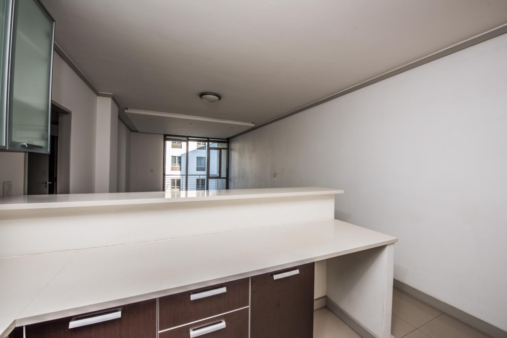 Apartment sold in Claremont, Cape Town - KW1688402 Apartment sold in Claremont, Cape Town - KW1688402