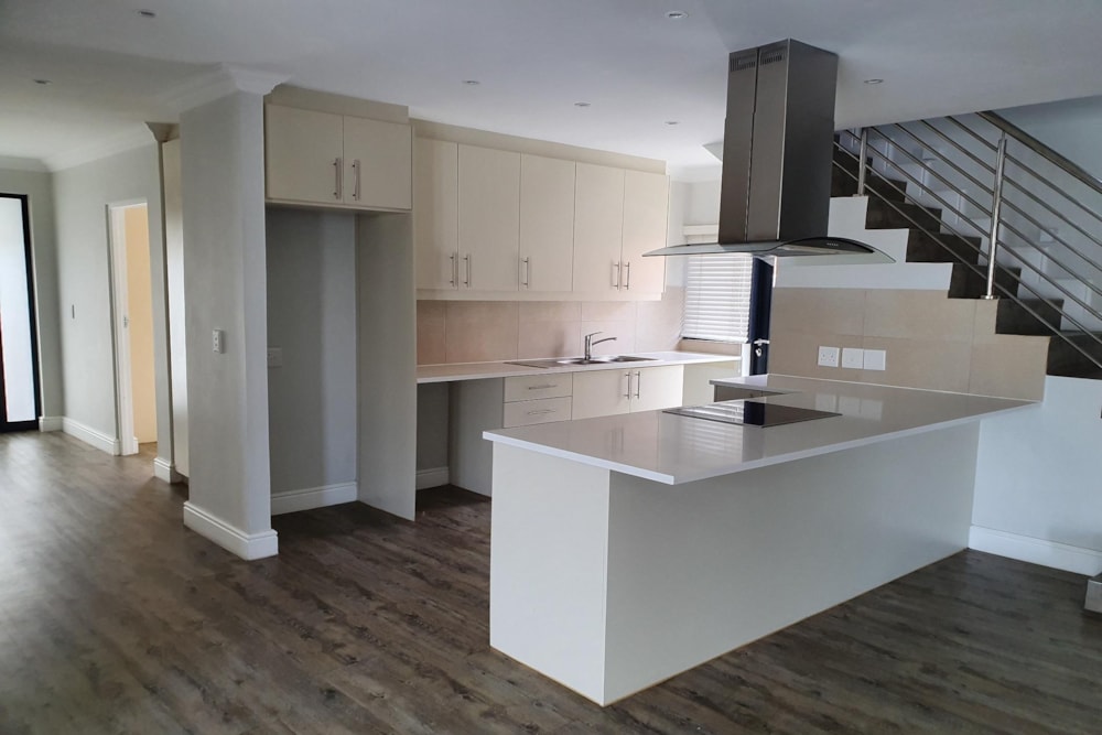 House let in Claremont, Cape Town - RBL1707692