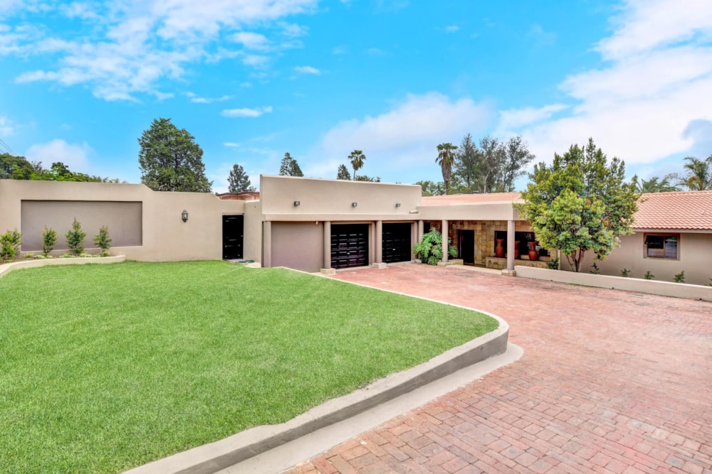 House for sale in Bryanston - HP1419872 House for sale in Bryanston - HP1419872