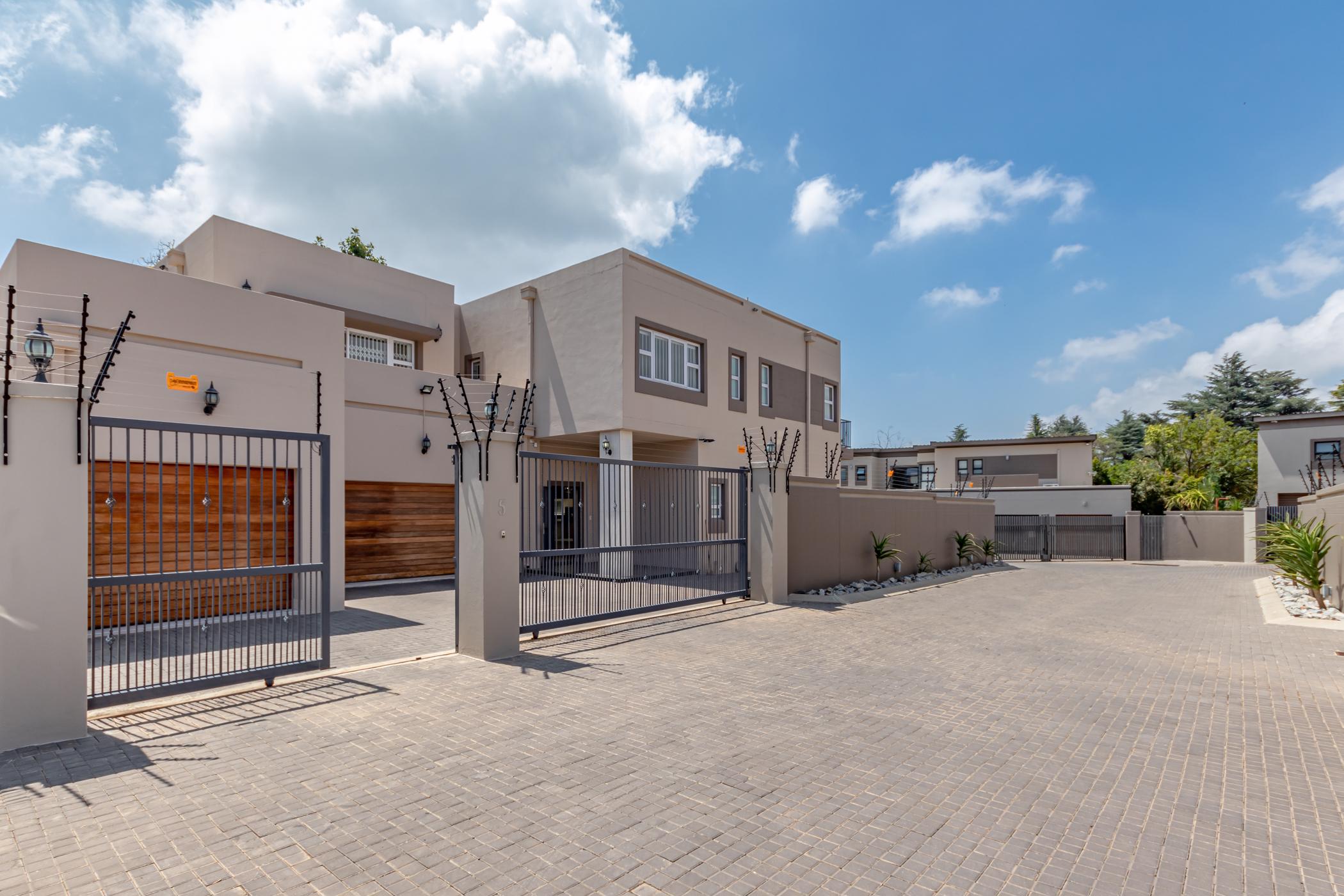 Double-storey cluster for sale in Senderwood - BED1591667