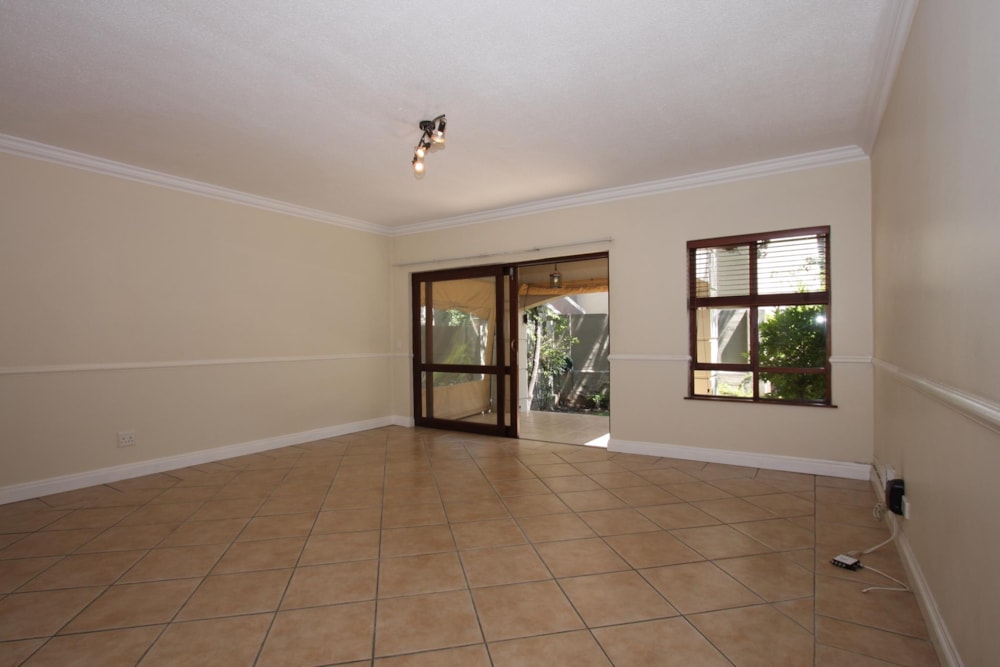 Garden apartment to rent in Douglasdale - FYL1737107
