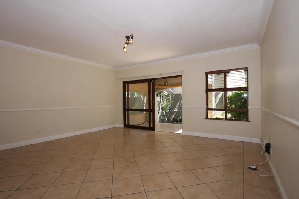 Garden apartment let in Douglasdale - FYL1737107 Garden apartment let in Douglasdale - FYL1737107