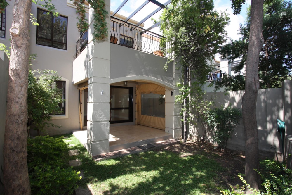 Garden apartment to rent in Douglasdale - FYL1737107
