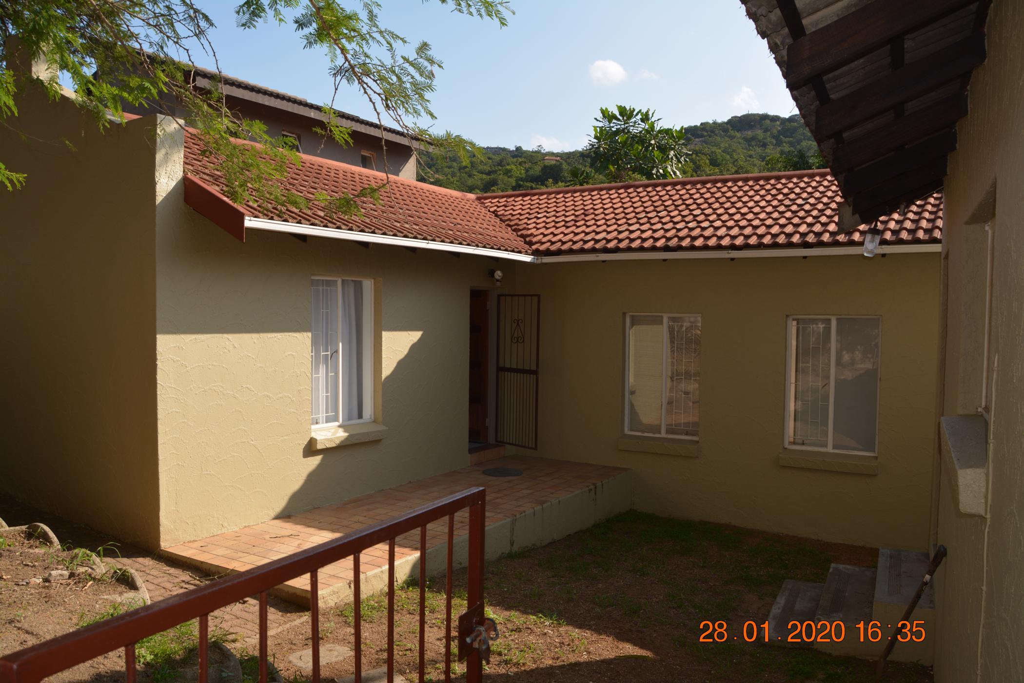 House let in Nelspruit (Mbombela) - 1NS1687432