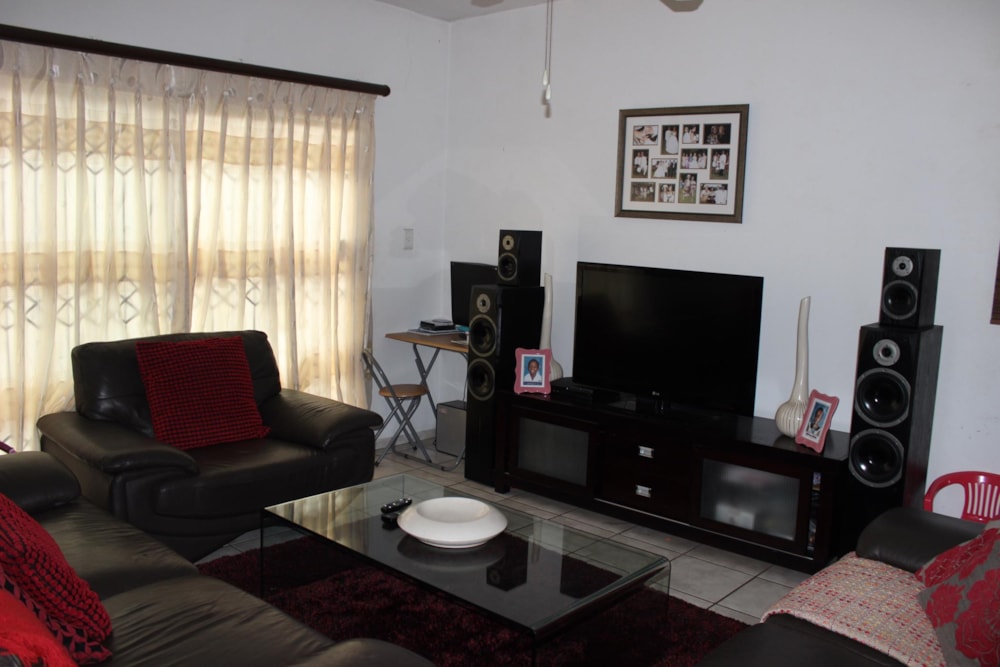 Security complex home for sale in Arboretum, Richards Bay - 1RY1628406 Security complex home for sale in Arboretum, Richards Bay - 1RY1628406