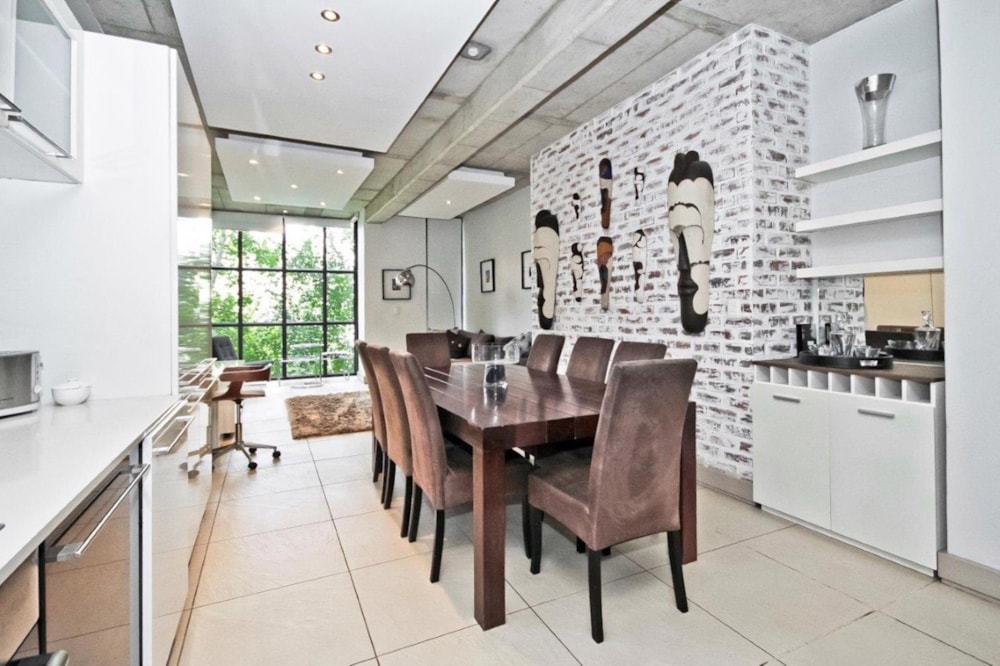 Apartment to rent in Melrose Arch - MAL1514008