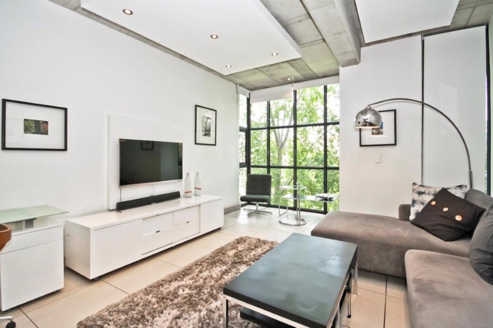 Apartment to rent in Melrose Arch - MAL1514008