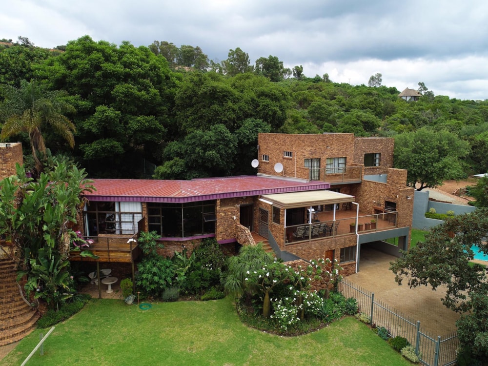 Mixed use farm for sale in Hartbeespoort - 1HR1477732