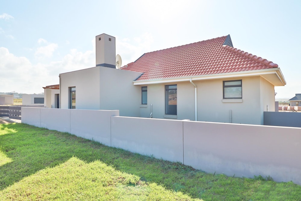 House for sale in Kidds Beach - 1ET1481139