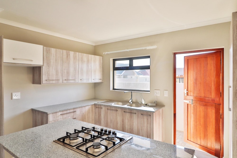 House for sale in Kidds Beach - 1ET1481139