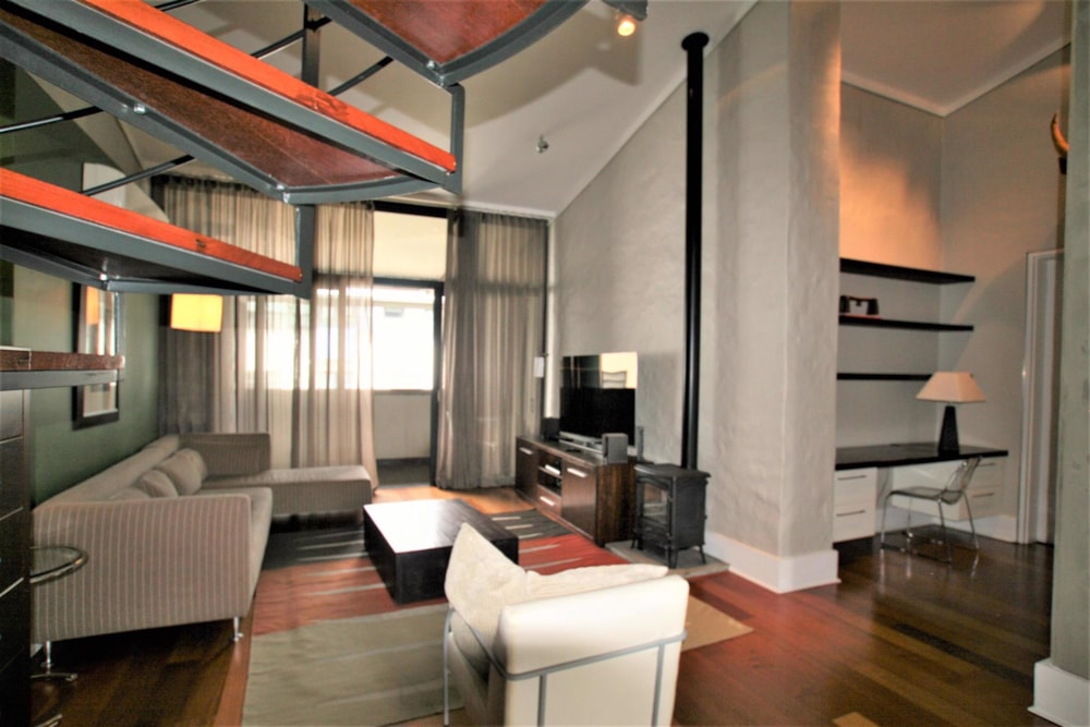 Apartment for sale in Melrose Arch - HP1571150