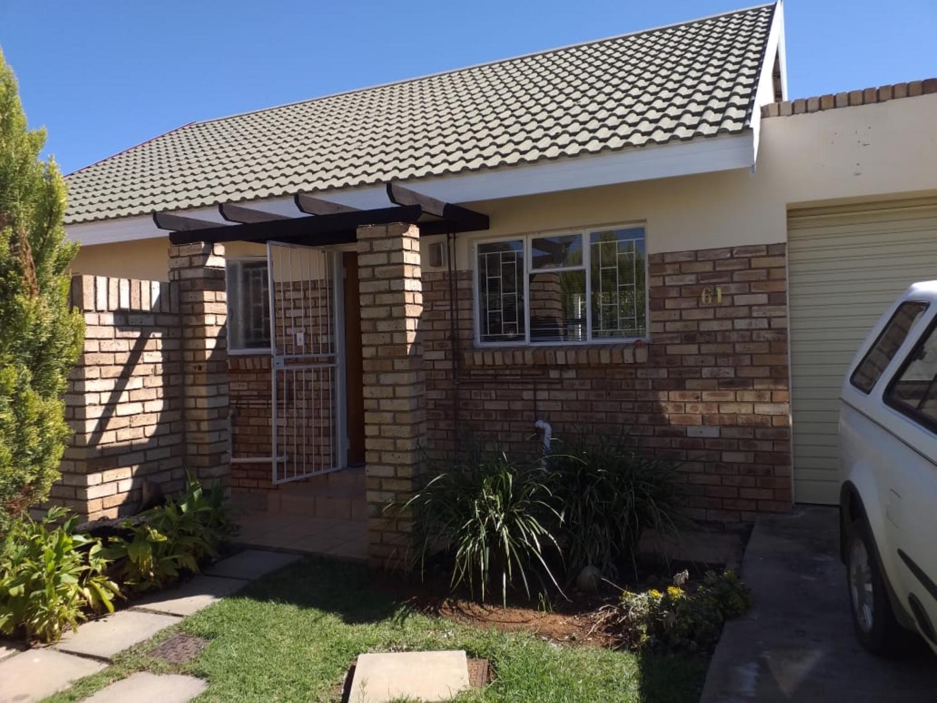 Townhouse let in Kimberley - 1KJ1683480