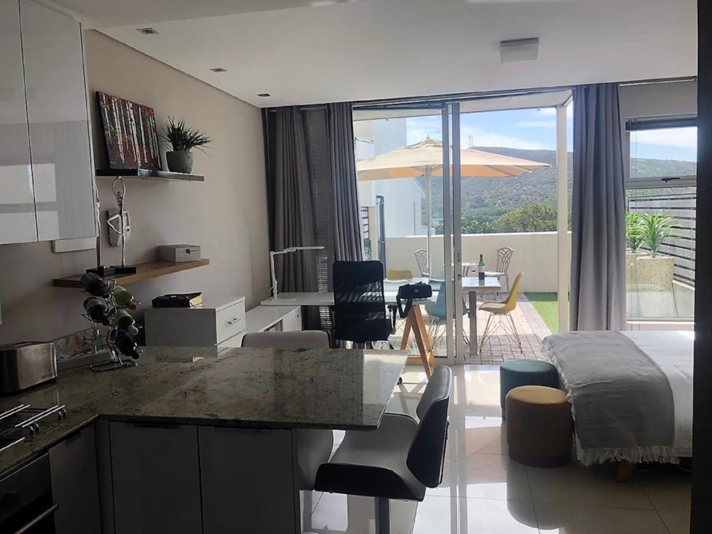 Studio apartment let in Stellenbosch Central - STL1713436
