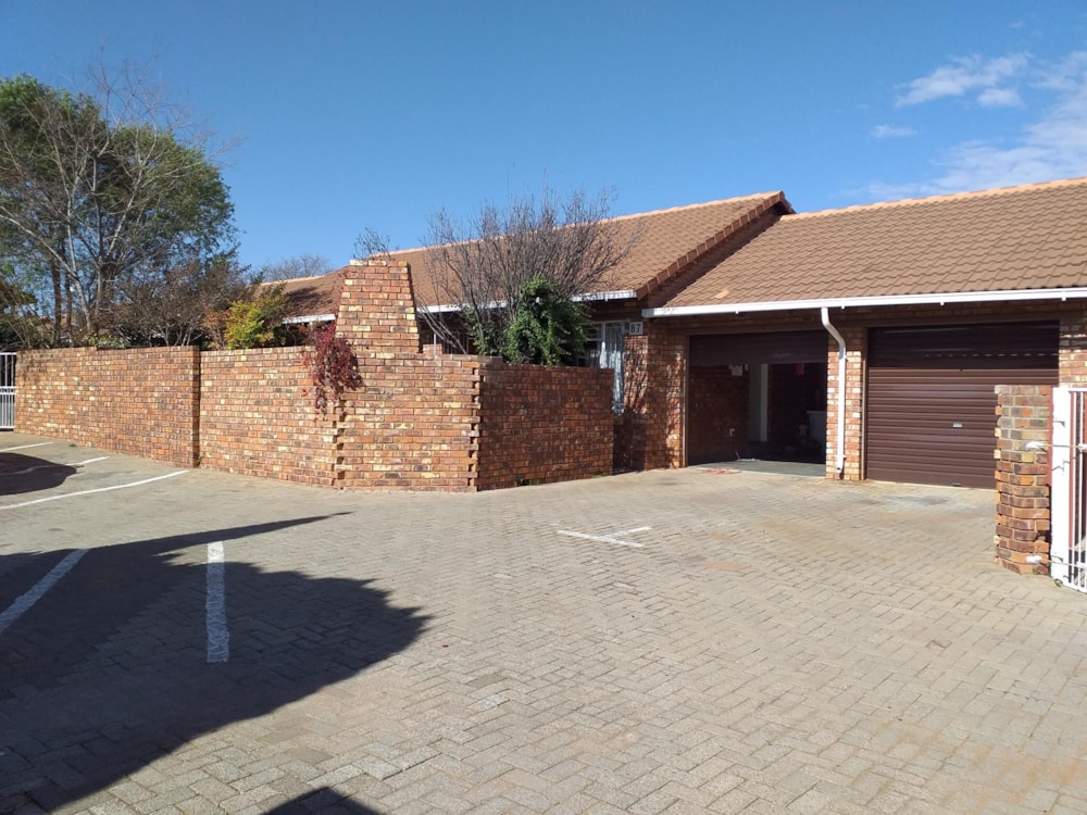 Townhouse to rent in Langenhovenpark - 1BX1751081 Townhouse to rent in Langenhovenpark - 1BX1751081
