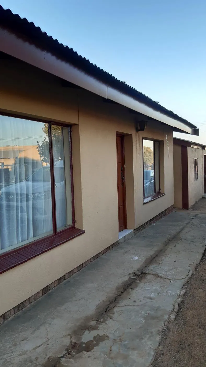 House for sale in Rocklands, Kagisanong - 1BX1488122 House for sale in Rocklands, Kagisanong - 1BX1488122