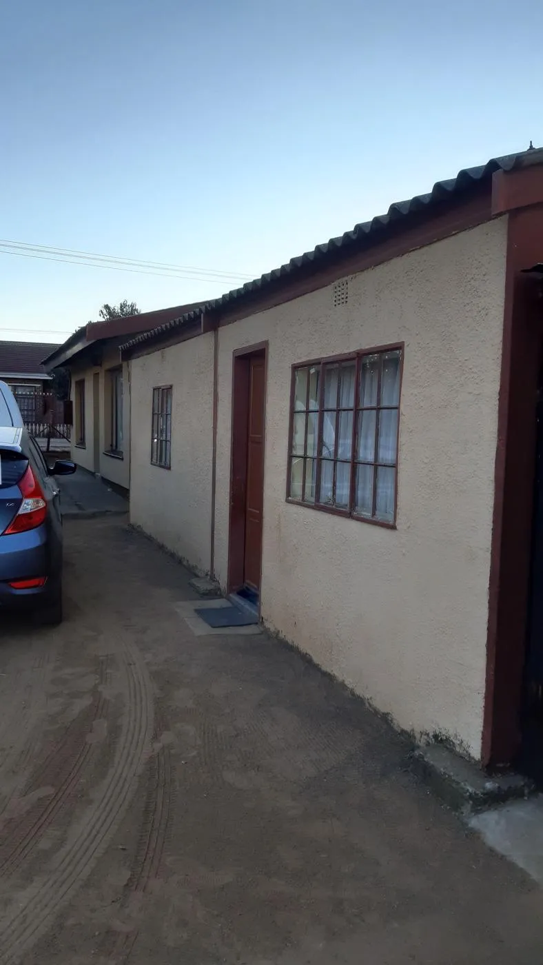 House for sale in Rocklands, Kagisanong - 1BX1488122 House for sale in Rocklands, Kagisanong - 1BX1488122
