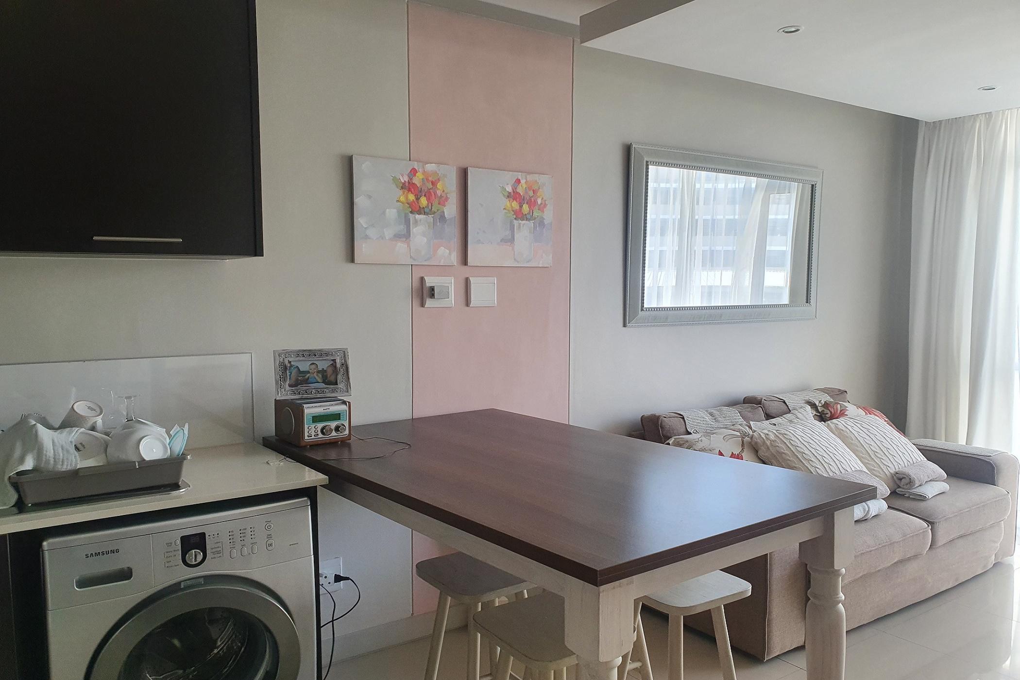 Apartment to rent in Claremont, Cape Town - RBL1727387