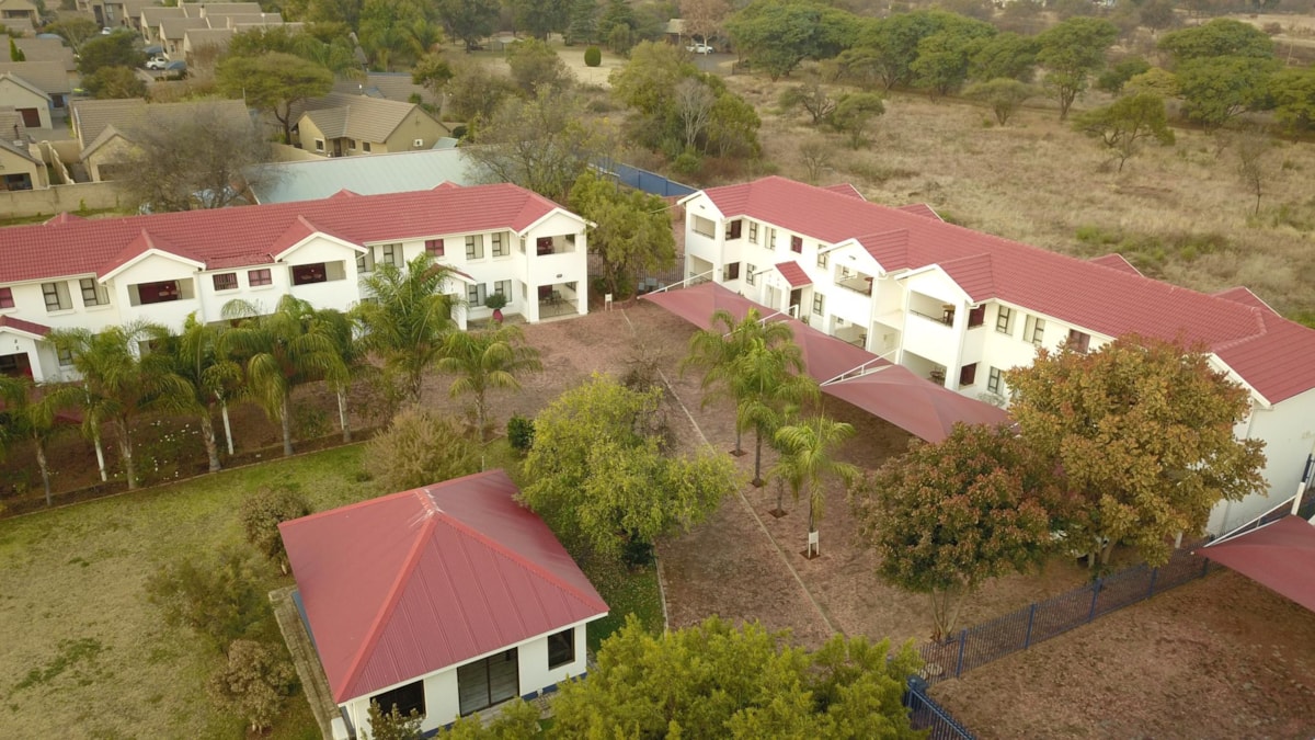 197 Eastern Region, North West Province 4 Bedroom Property and Houses ...