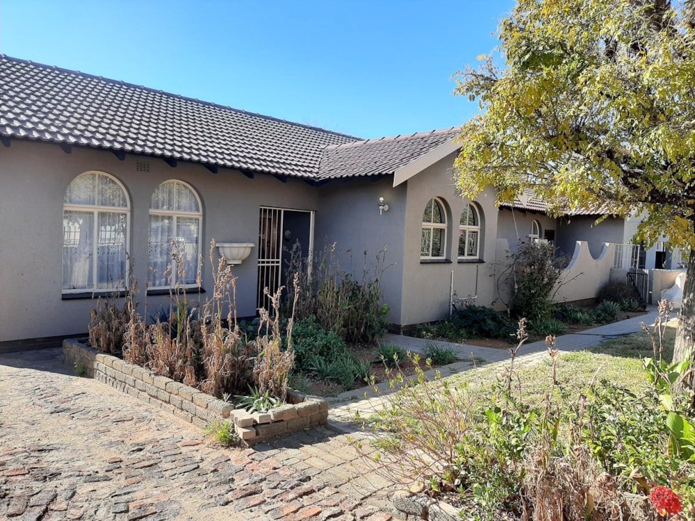 House to rent in Riviera, Kimberley - 1KJ1688550 House to rent in Riviera, Kimberley - 1KJ1688550