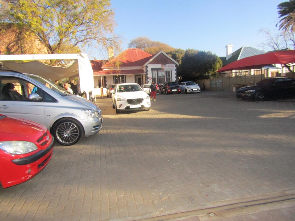 Commercial retail property for sale in Willows - 1BX1492644