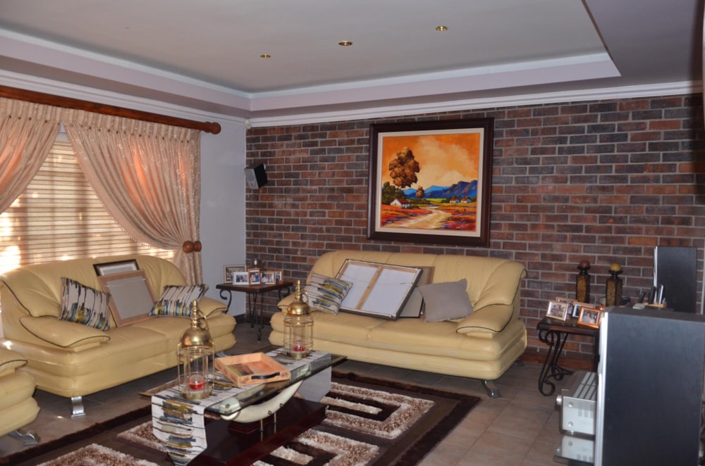 Smallholding for sale in Rustenburg - 1RU1490784