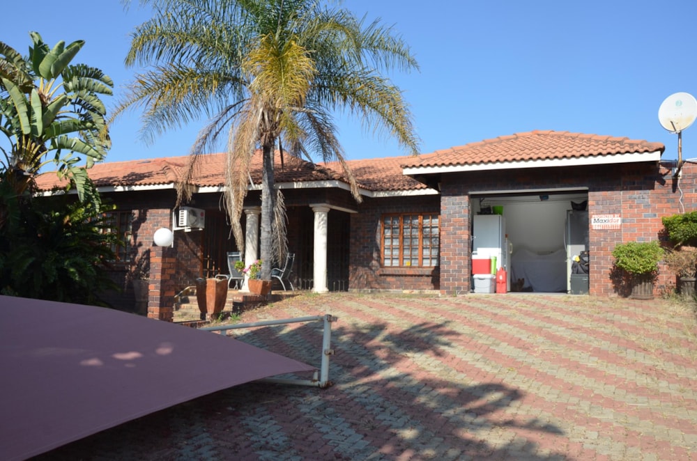 Smallholding for sale in Rustenburg - 1RU1490784