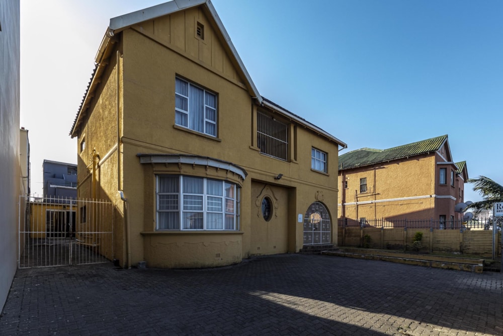 Double-storey house for sale in Quigney - 1ET1491046