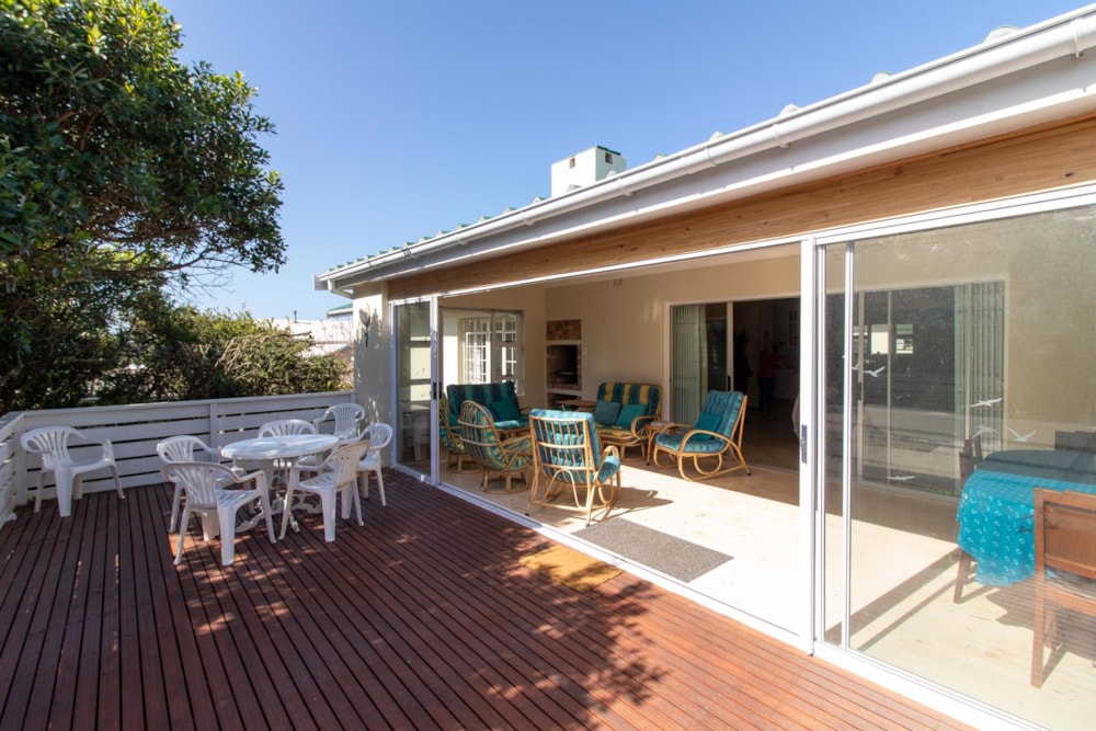 Double-storey house to rent in Kenton on Sea - 1KO1736558