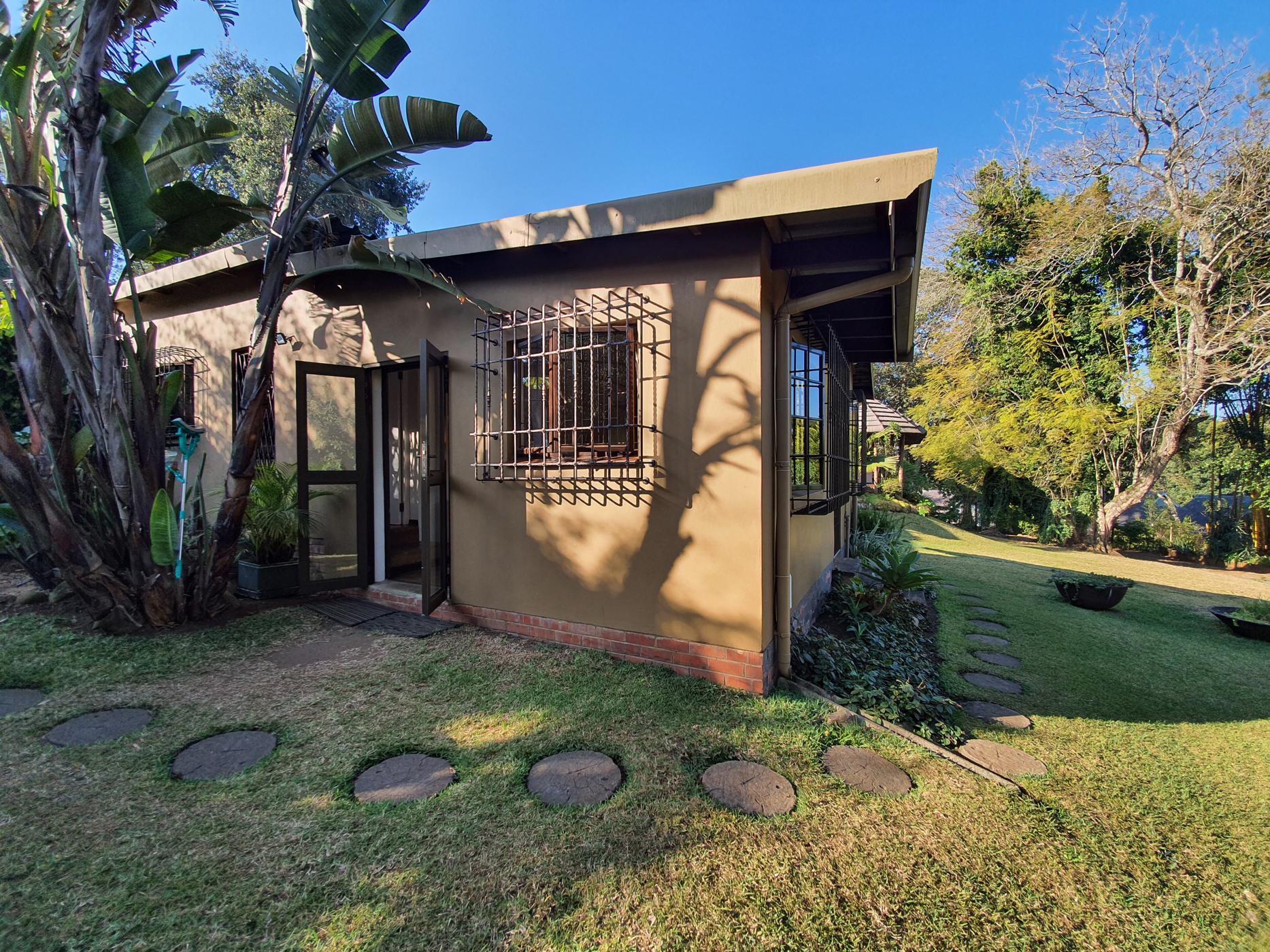 Garden cottage to rent in Gillitts - 1KF1739962