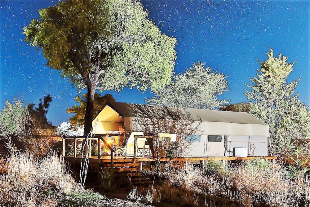 Game lodge for sale in Chobe, Botswana - 3BO1496295 Game lodge for sale in Chobe, Botswana - 3BO1496295