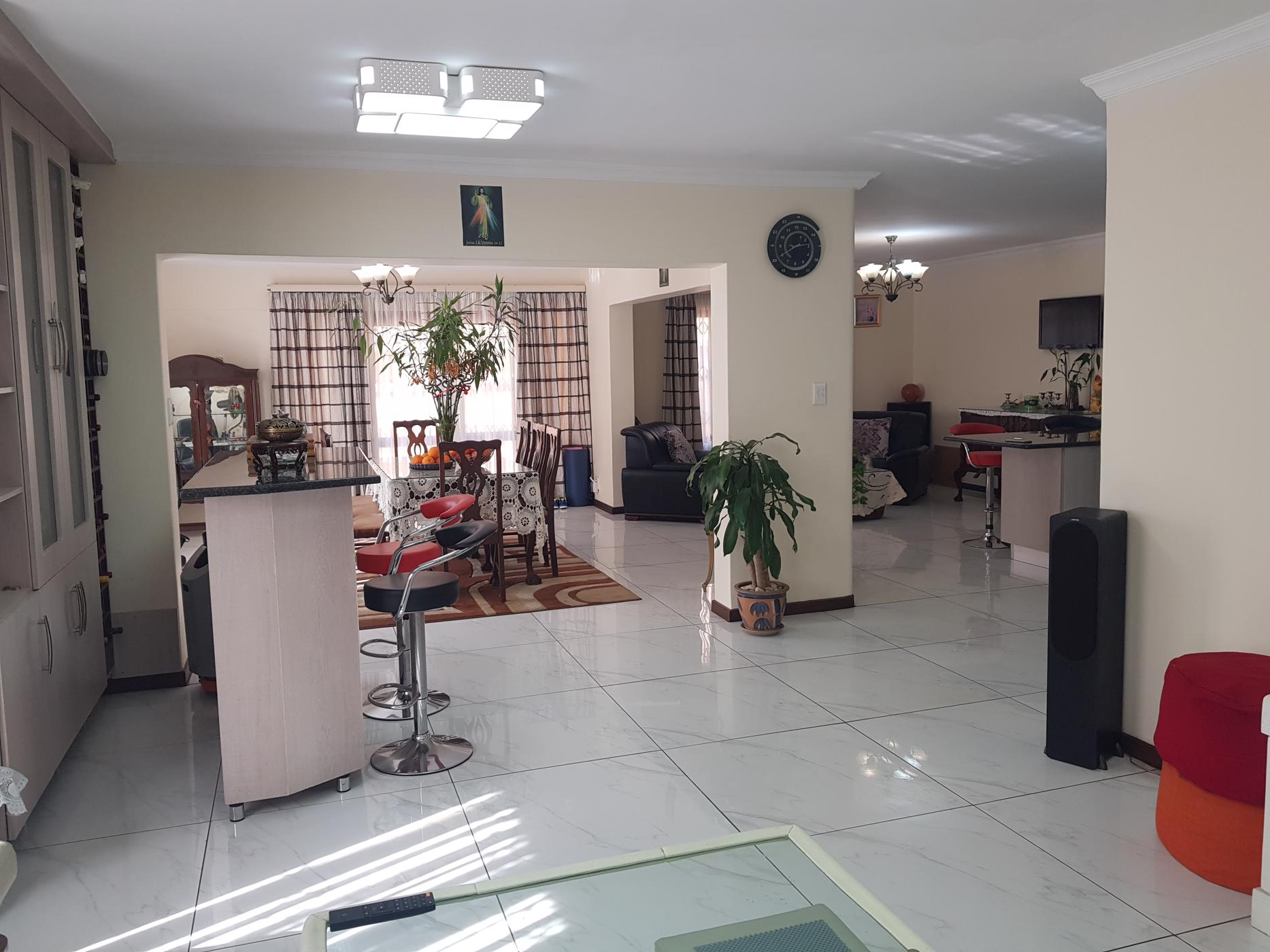 Double-storey cluster for sale in Hughes - EN1579762