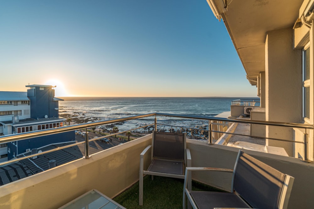 Apartment sold in Mouille Point - AS1688376