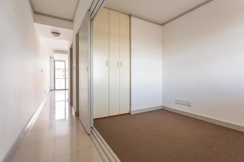 Apartment to rent in Claremont, Cape Town - RBL1753568