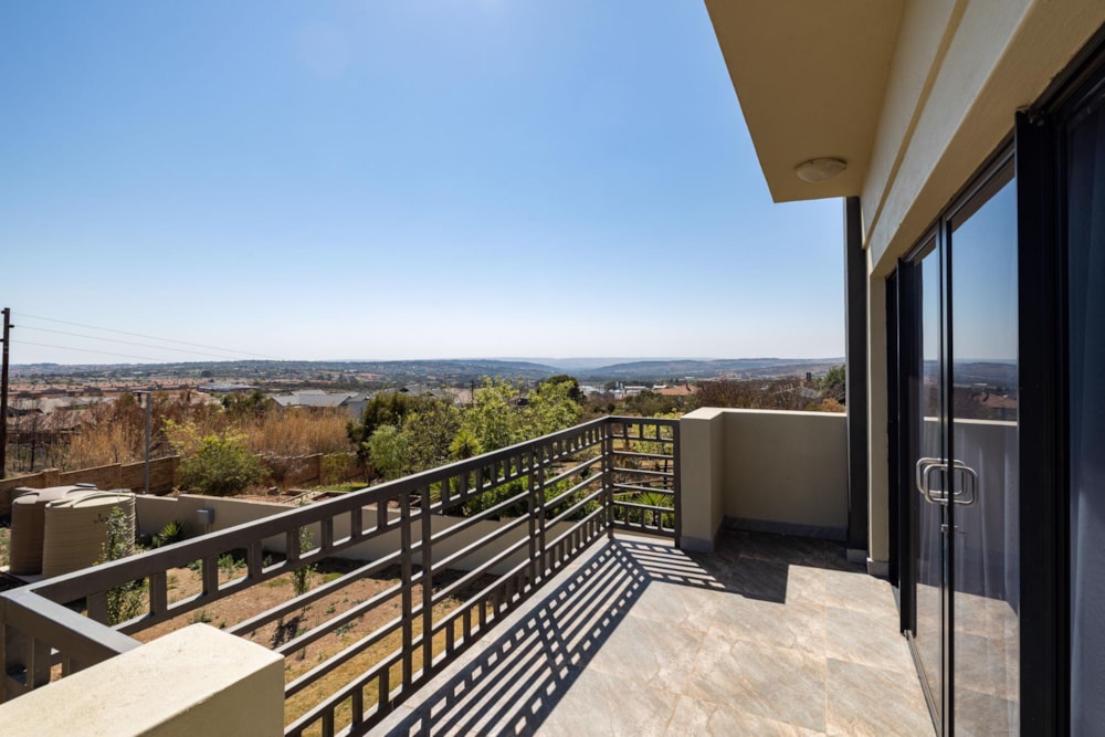 Double-storey house for sale in Rietfontein AH, Pretoria East - PT1499557 Double-storey house for sale in Rietfontein AH, Pretoria East - PT1499557