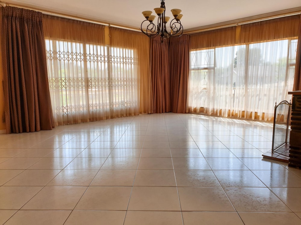House to rent in Mondeor - 1GV1750618 House to rent in Mondeor - 1GV1750618