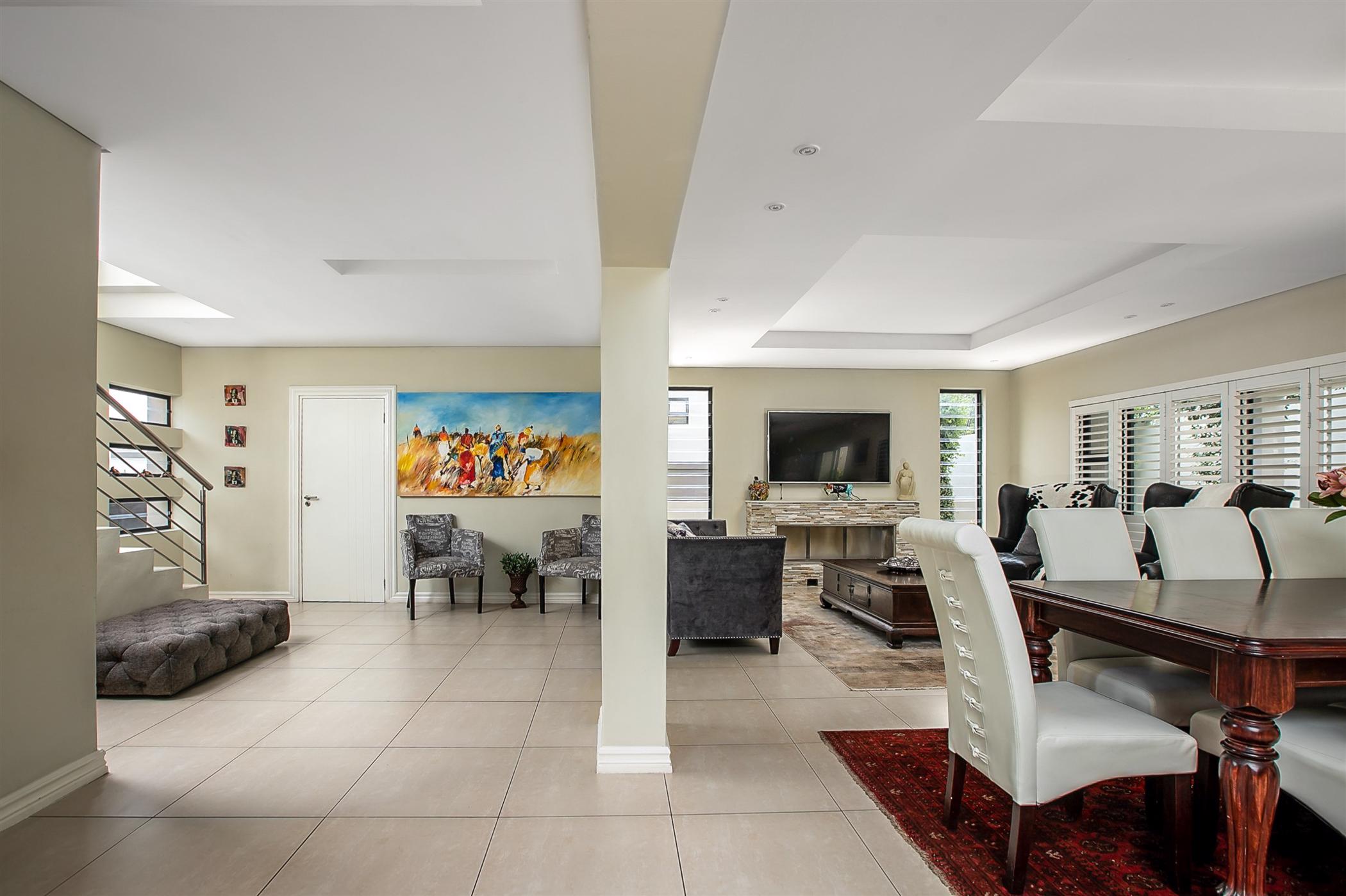 Cluster to rent in Bryanston - JBL1710643