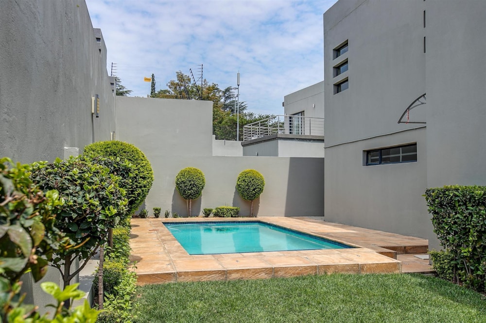 Cluster to rent in Bryanston - JBL1710643 Cluster to rent in Bryanston - JBL1710643