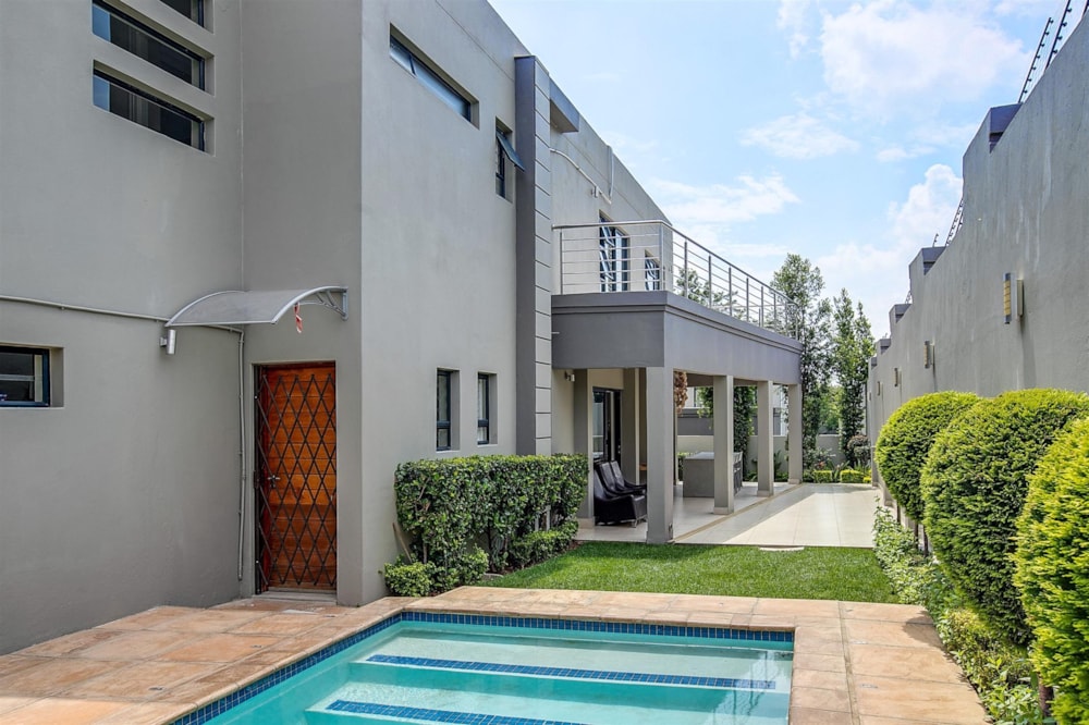 Cluster to rent in Bryanston - JBL1710643 Cluster to rent in Bryanston - JBL1710643